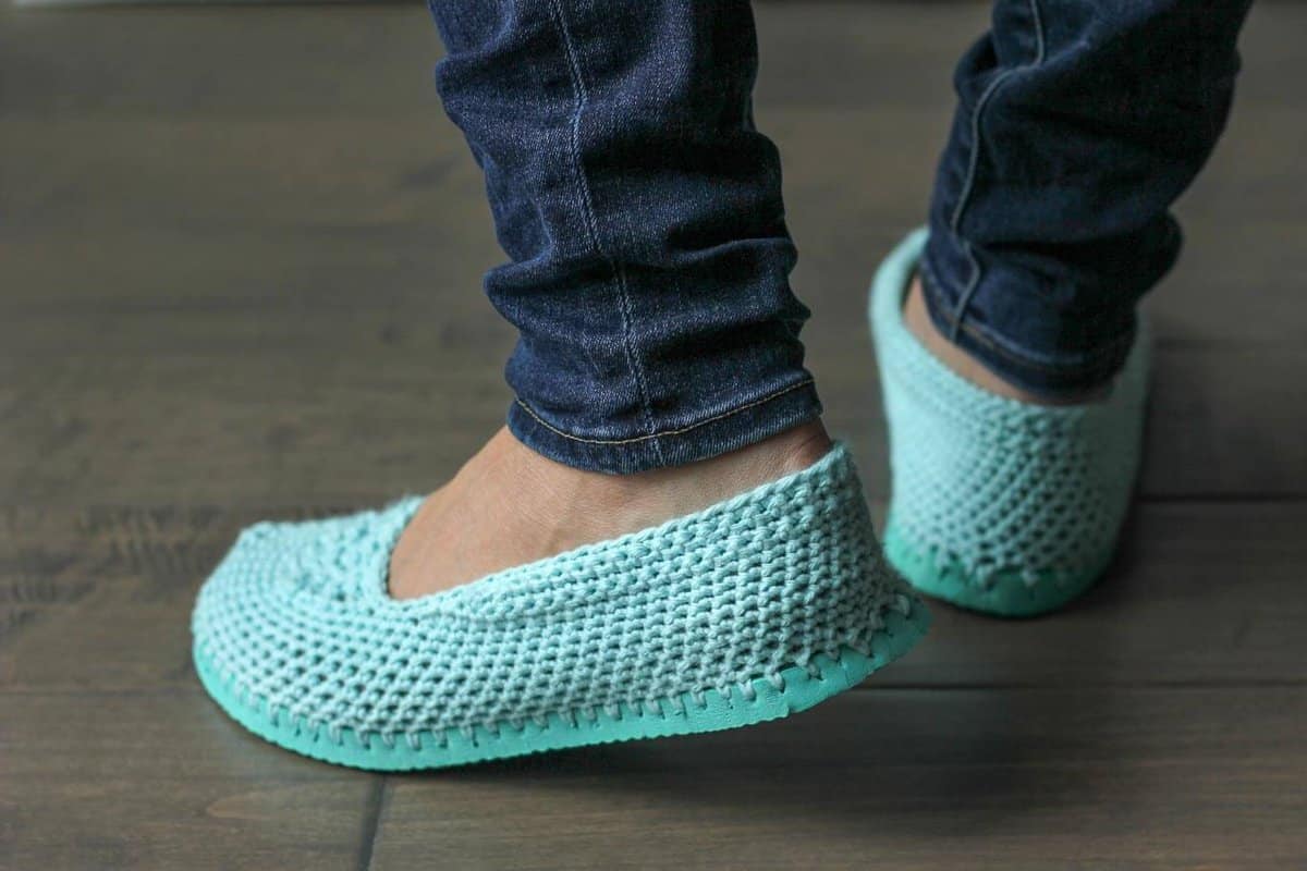 Crochet Slippers With Soles Free Crochet Patten Using Flip Flops 