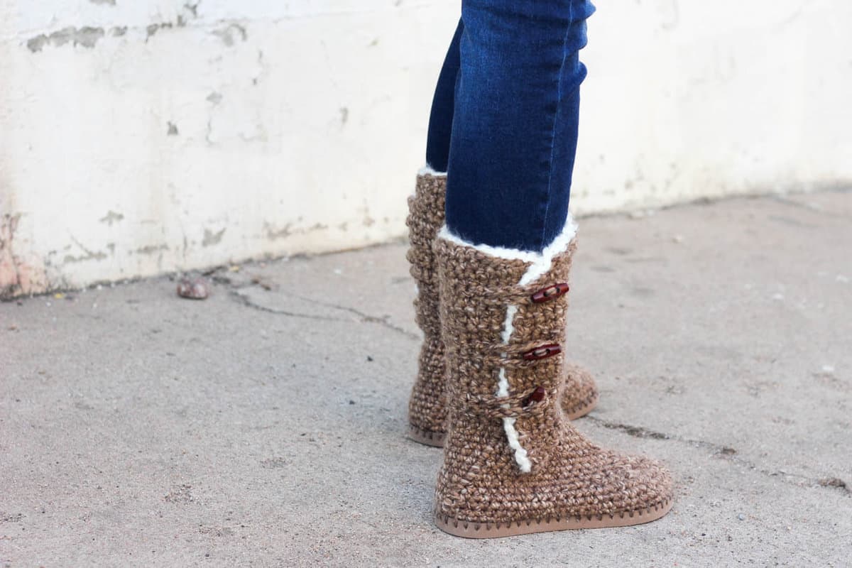 UGGStyle Crochet Boots With Flip Flop Soles Free Pattern + Video