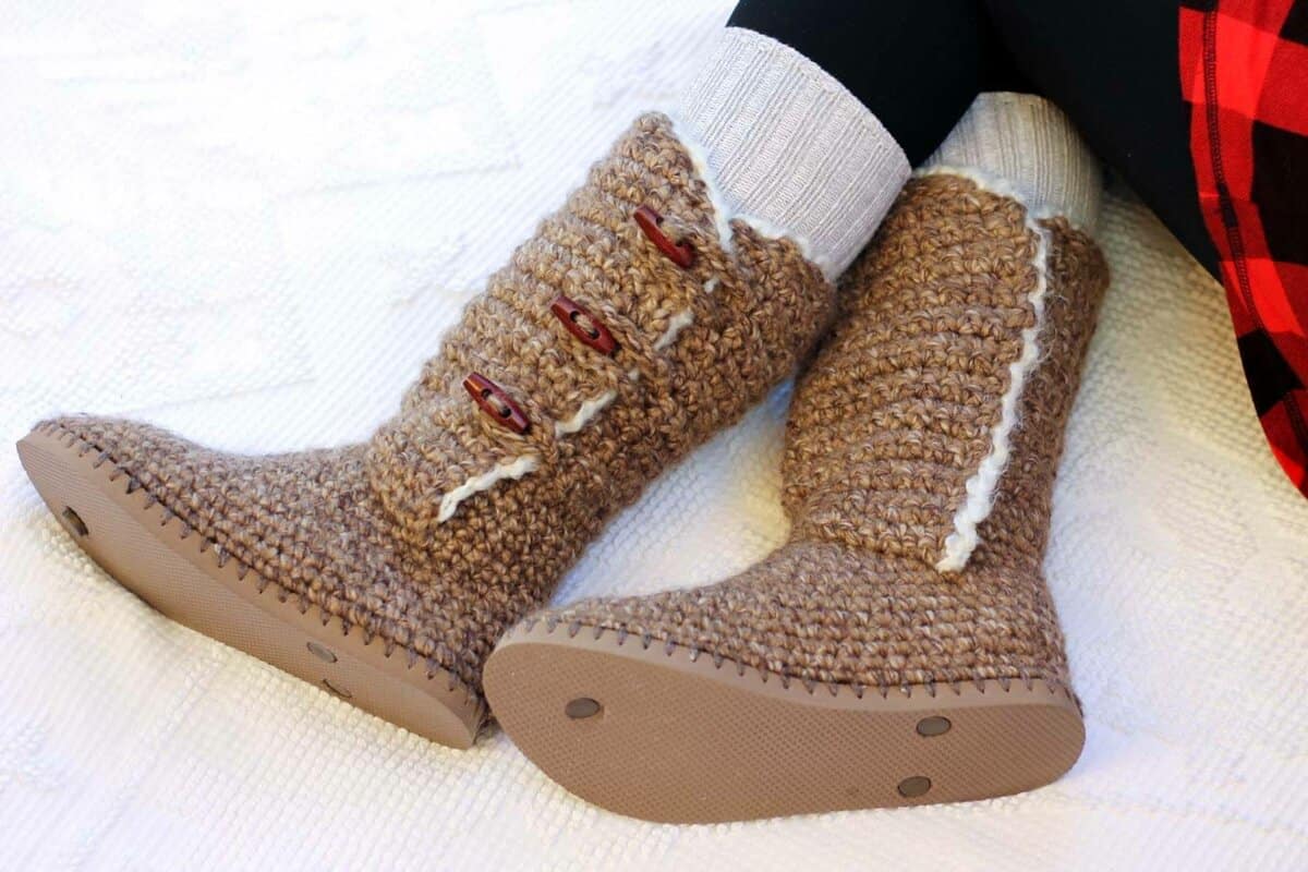 Ugg Style Crochet Boots With Flip Flop Soles Free Pattern Video Tutorial 