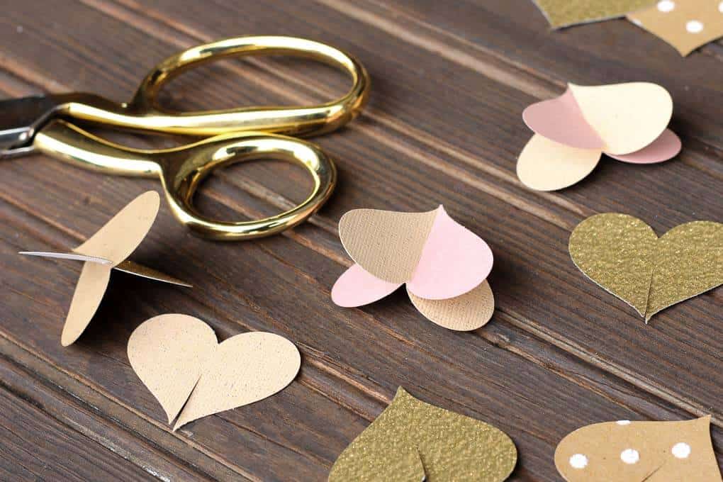 paper garland hearts