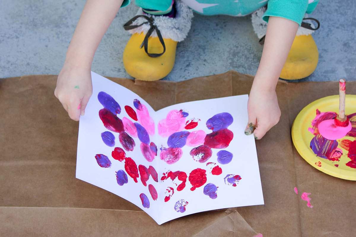 This easy butterfly craft is a perfect art project for kids (toddlers +) who are ready to bring on Spring and sunshine!