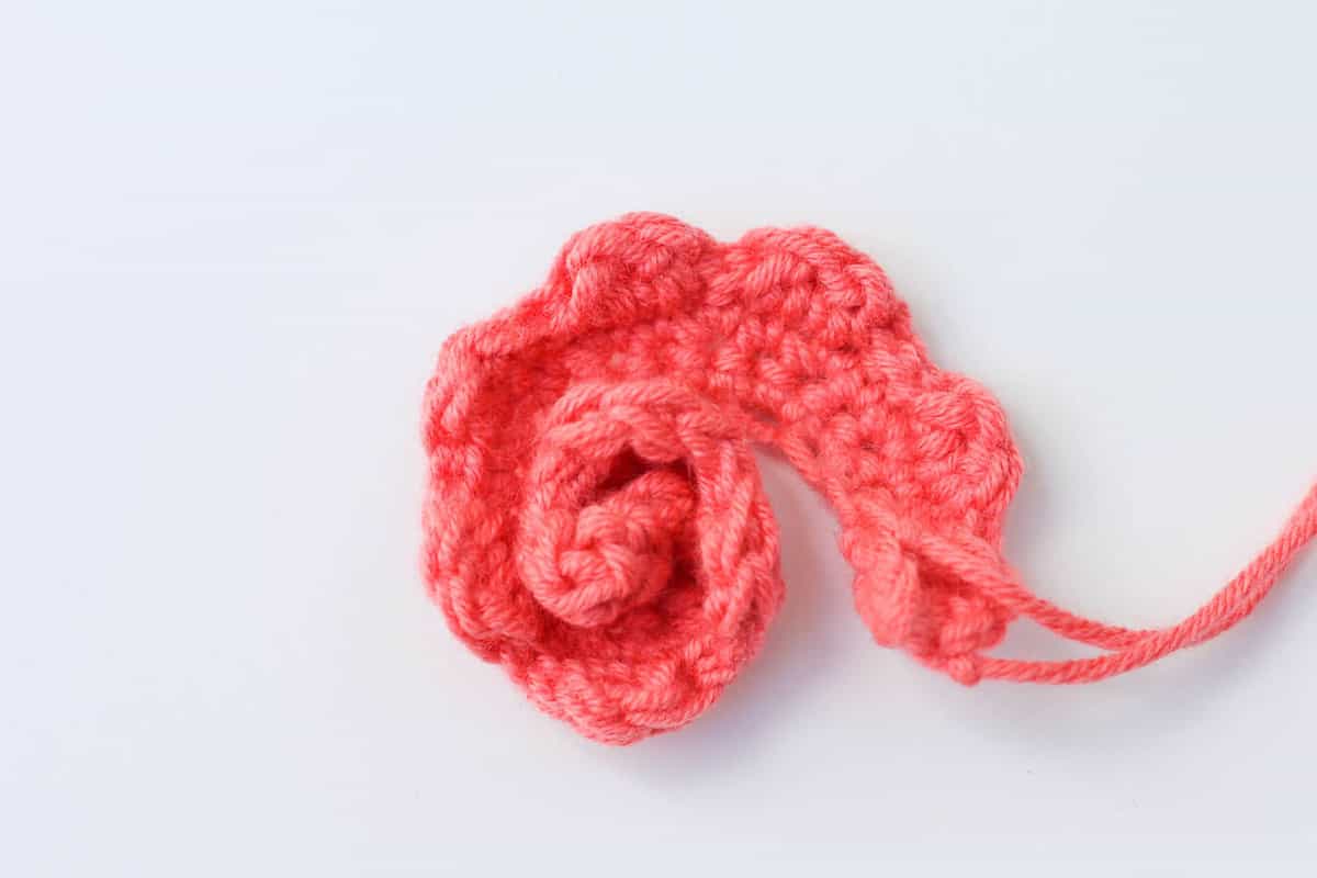 Free-crochet-headband-pattern-flowers-2 - Make & Do Crew