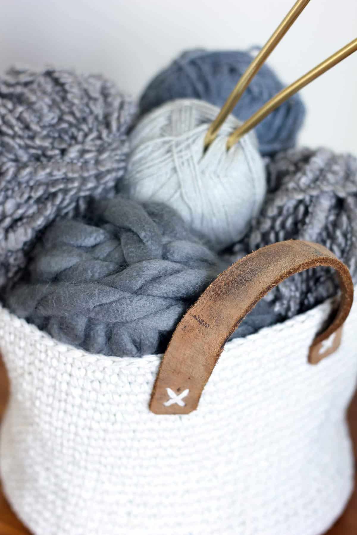 Wool Dice-X Leather Loop Basket