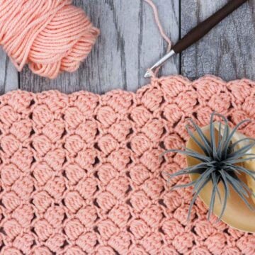 How to crochet the side saddle cluster stitch video tutorial.