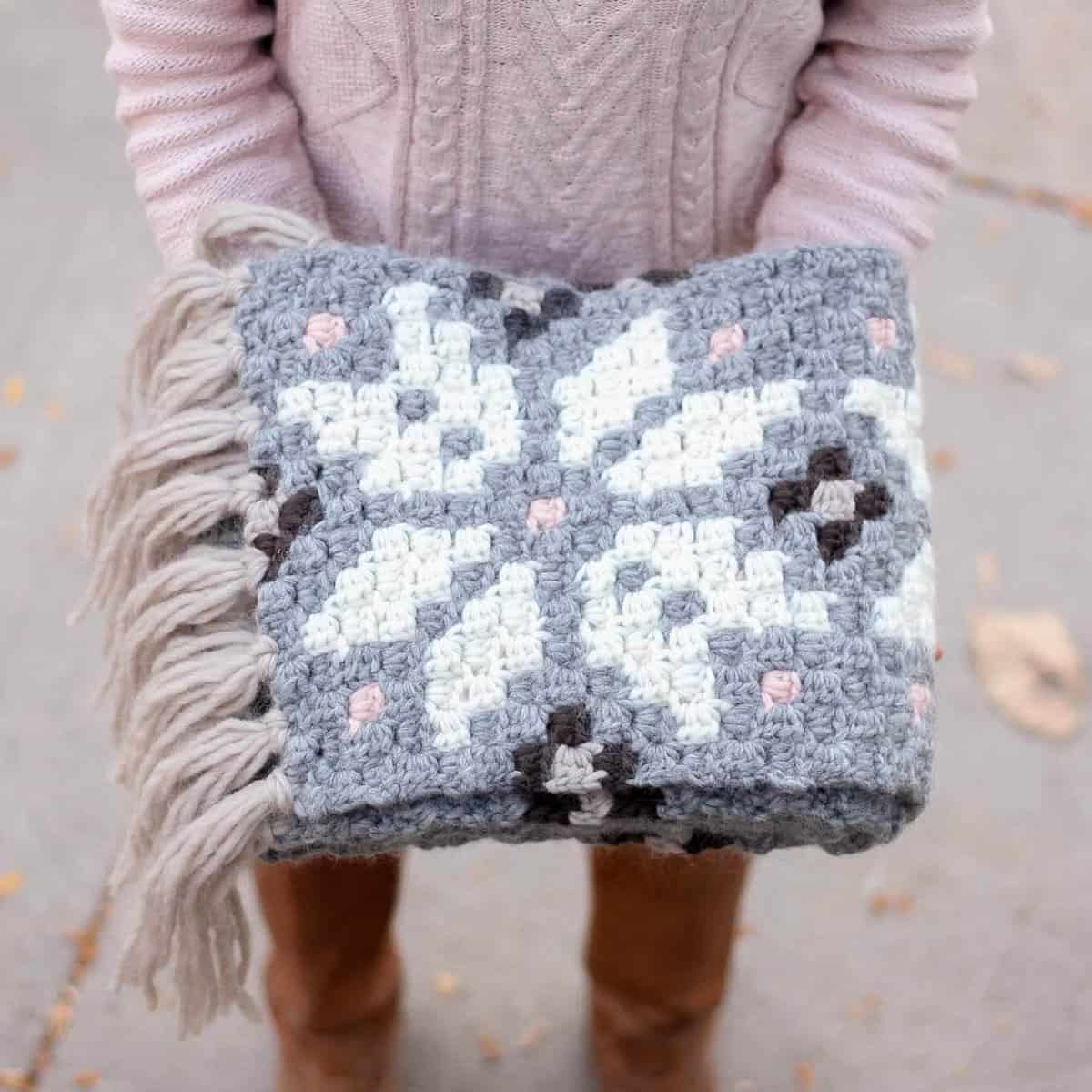 This free Icelandic-inspired crochet pattern using a c2c technique to make intarsia crochet. 