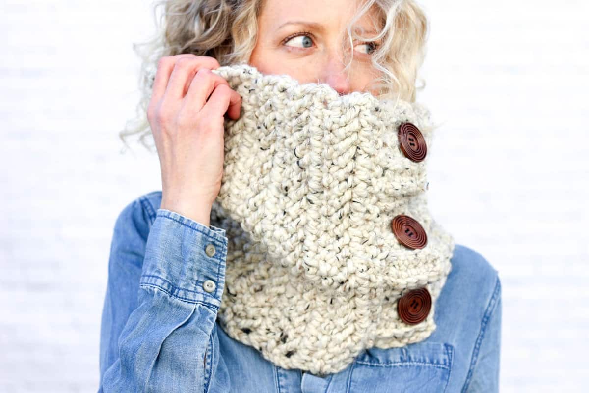 Free Crochet Cowl Pattern: The Bixby Cowl - Make & Do Crew