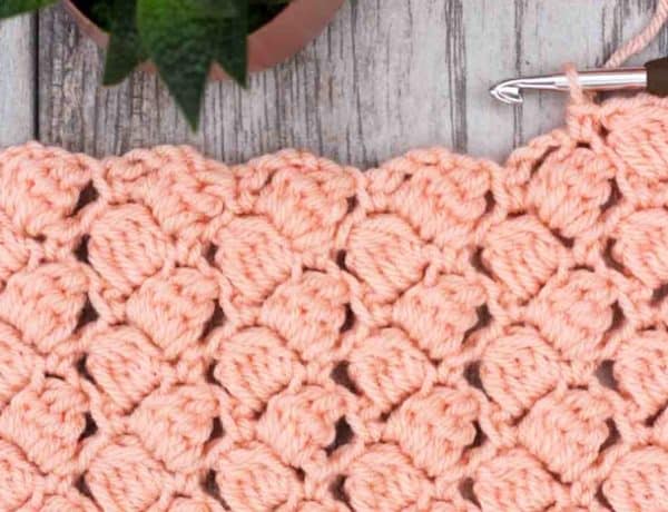 How to crochet the side saddle stitch tutorial from Make and Do Crew. Perfect for blankets and afghans.