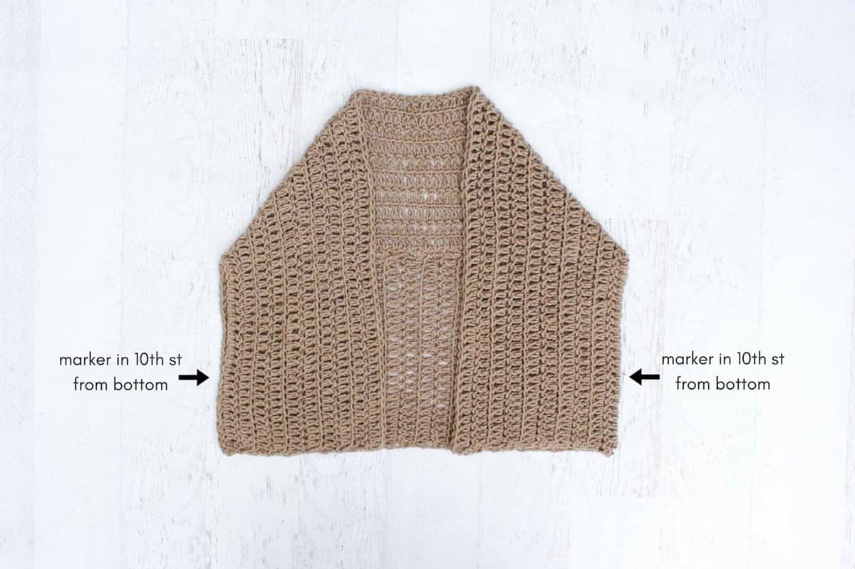 How to crochet a simple cardigan sweater with double crochet. Photo tutorial and step by step instructions.