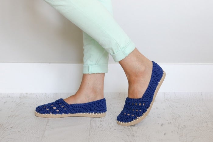 These Seaside crochet shoes with rubber bottoms come together easily with Lion Brand 24/7 Cotton yarn and a pair of flip flops. Wear them as street shoes or slippers--either way, this free pattern is super comfy!