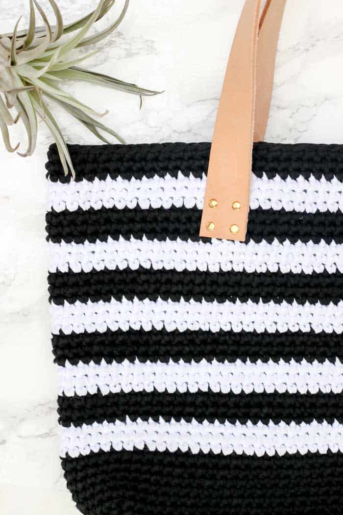 Crochet With Leather: Crochet and Leather Handbags - KnitcroAddict