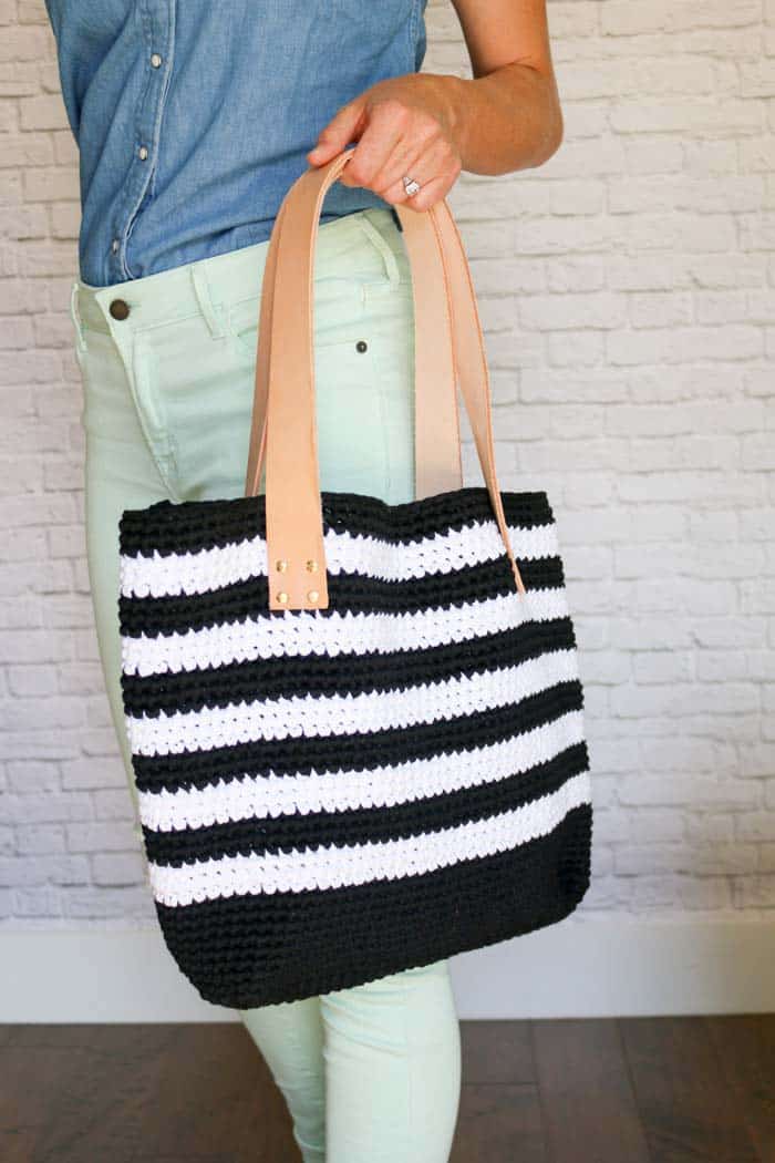 Crochet With Leather: Crochet and Leather Handbags - KnitcroAddict