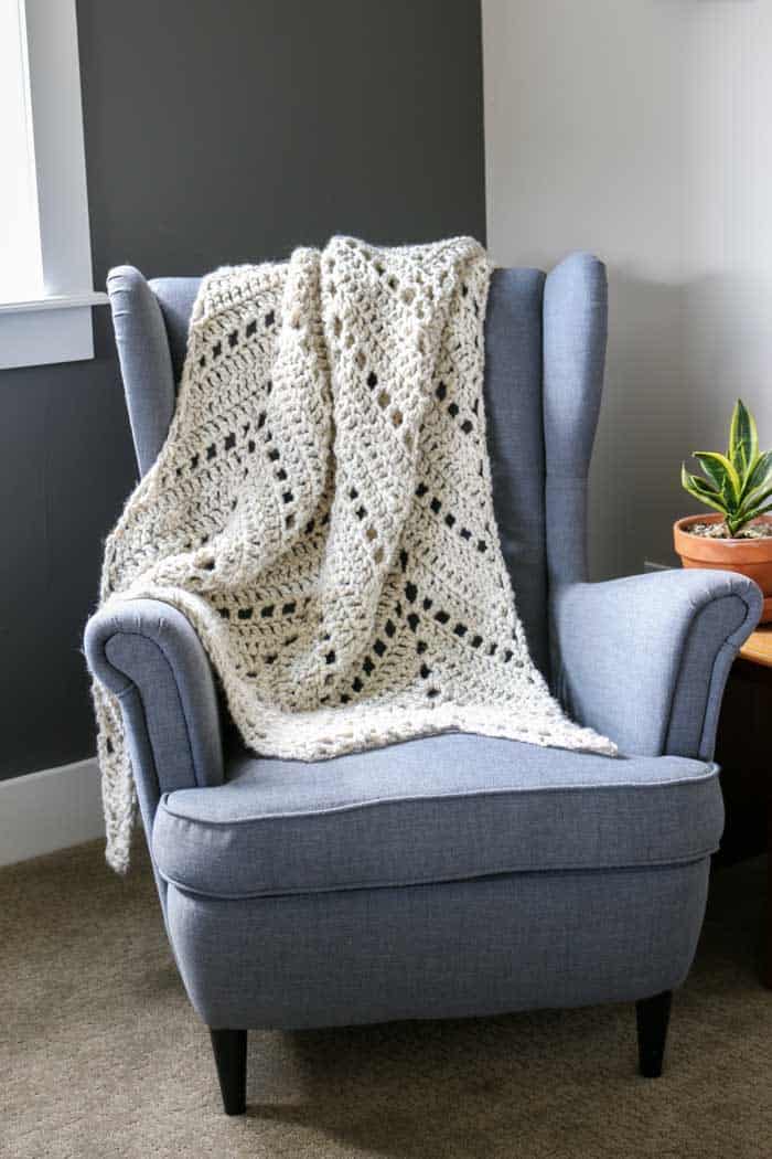 This easy crochet ripple blanket free pattern is easy and fast, making it the perfect afghan or throw blanket for winter. Lion Brand Wool-Ease in "wheat" pictured.