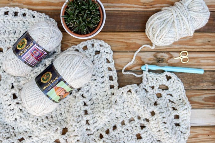 40+ Free Crochet Blanket Patterns [beginner, unique + fast] 🧶