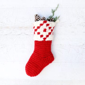 This free corner to corner (c2c) crochet pattern makes a gorgeous modern crochet Christmas stocking. The free pattern and tutorial make this heirloom easy to create in time for Christmas!
