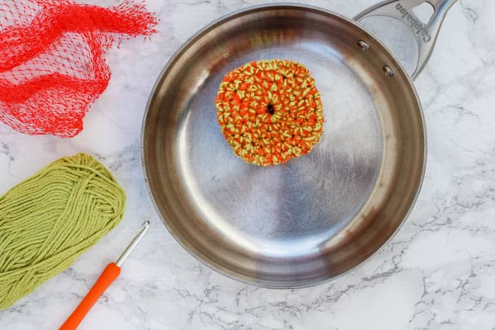 How to Make a Pot Scrubber Out of a Produce Bag