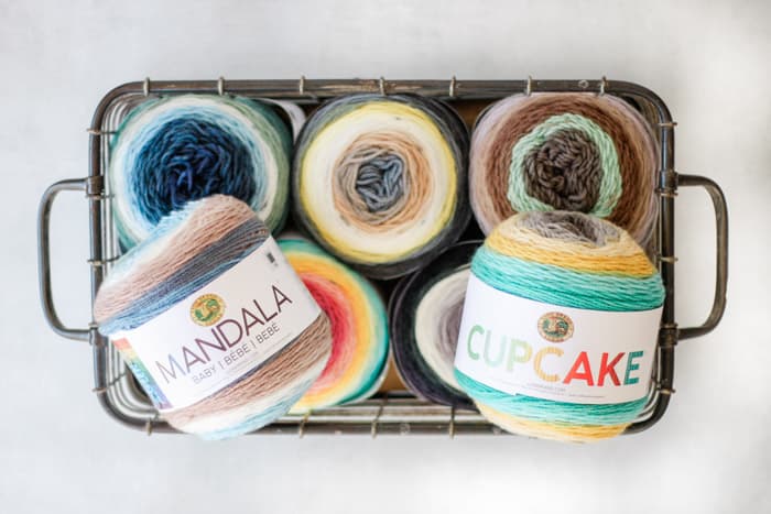 Gradient yarn cake, colour combination M044