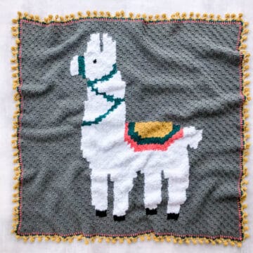Make this adorable alpaca or llama corner-to-corner crochet blanket using the free graph pattern and video tutorials. This c2c afghan is perfectly sized for a baby blanket or adult throw.