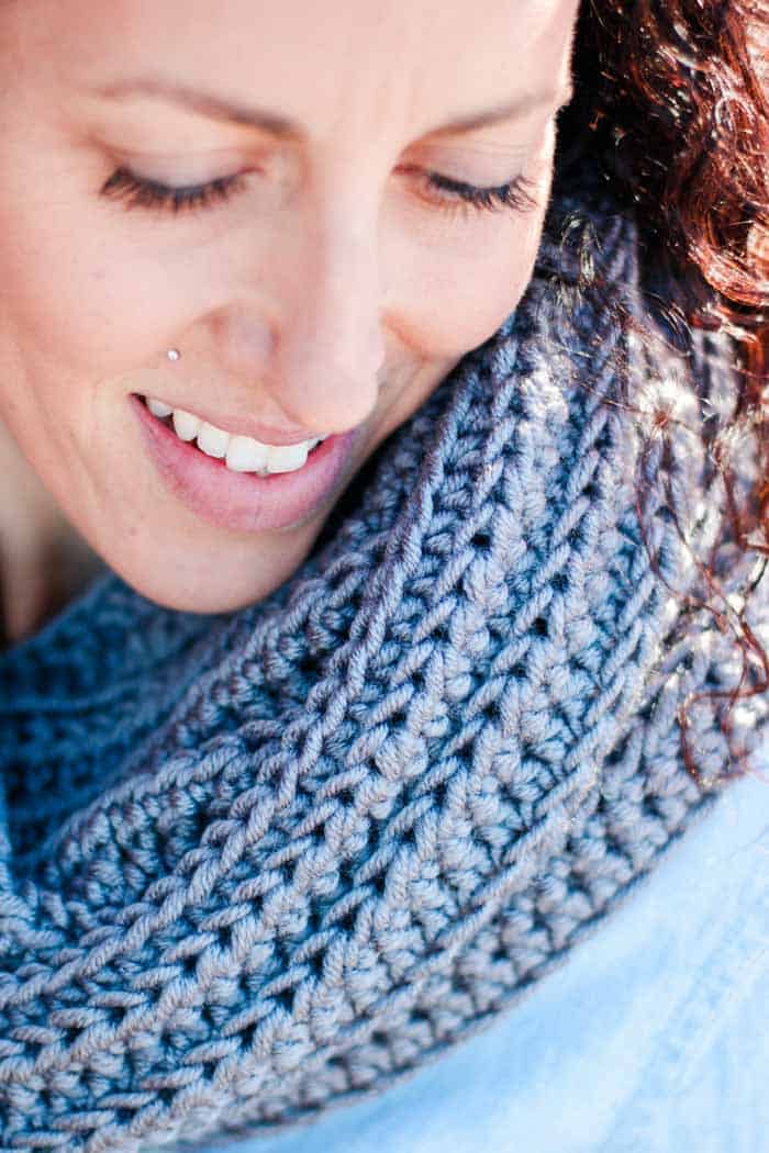 Easy Knit Look Free Crochet Infinity Scarf Pattern