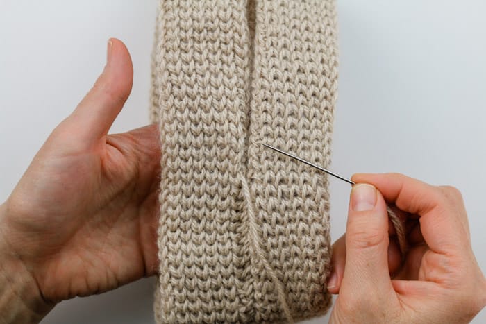 Tutorial: How to seam a crochet twist headband that looks knit.