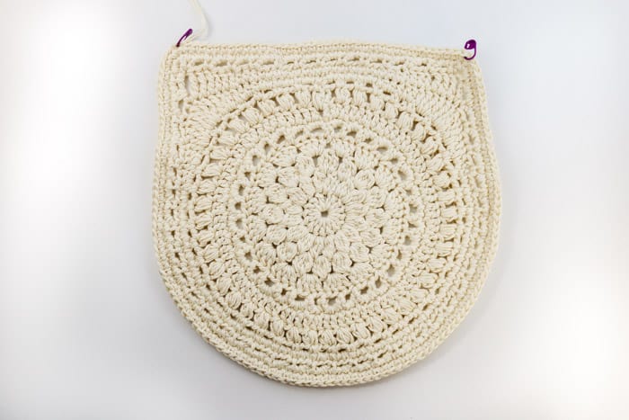Crochet boho bag tutorial: main circle with stitch chart