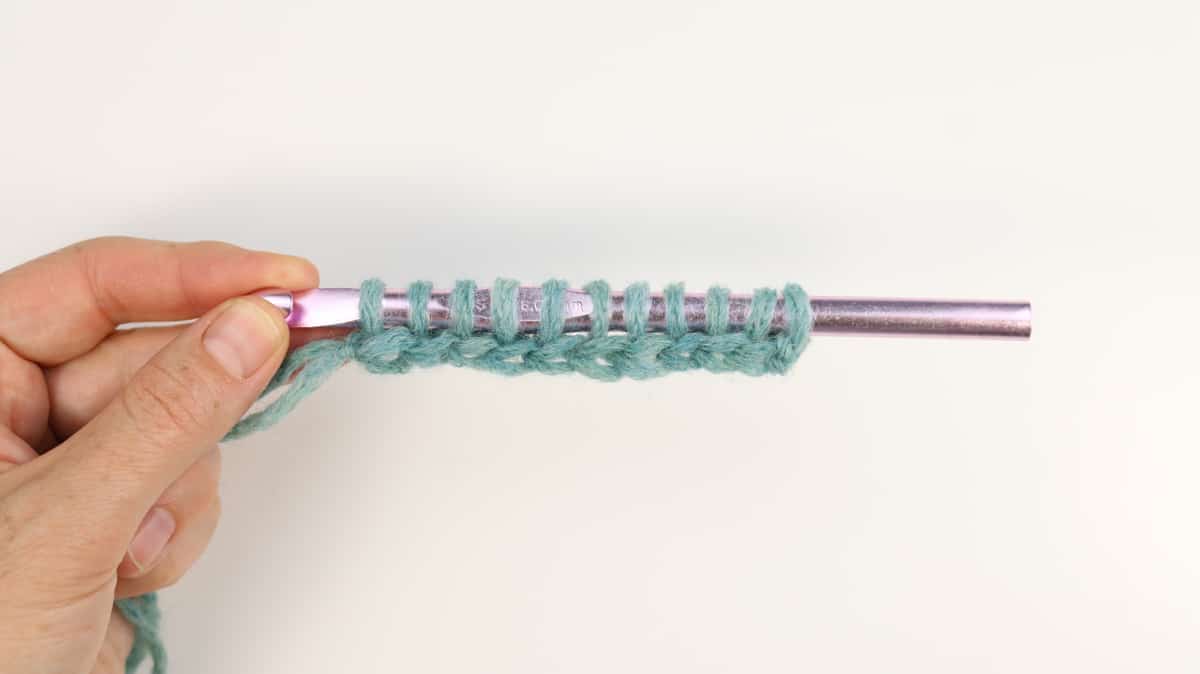 How to Tunisian Crochet For Complete Beginners (with video tutorial!)