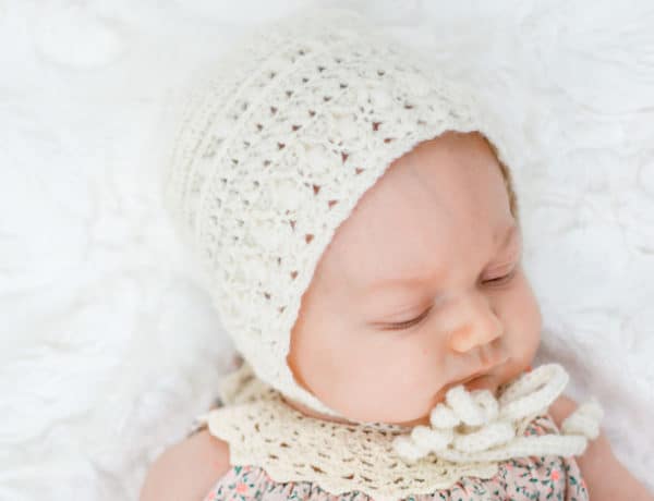 This vintage-inspired, classic crochet baby bonnet pattern will quickly become a family heirloom. Free gender neutral baby crochet baby hat pattern + tutorial!