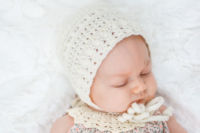 Classic Baby Hat Winter Baby Gift Pom Pom Baby Hat Heirloom Bonnet Gender Neutral Shower Gift White Newborn Hat Knit Baby Bonnet