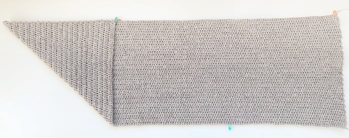 How to crochet a tote bag out of a simple rectangle folding instructions.