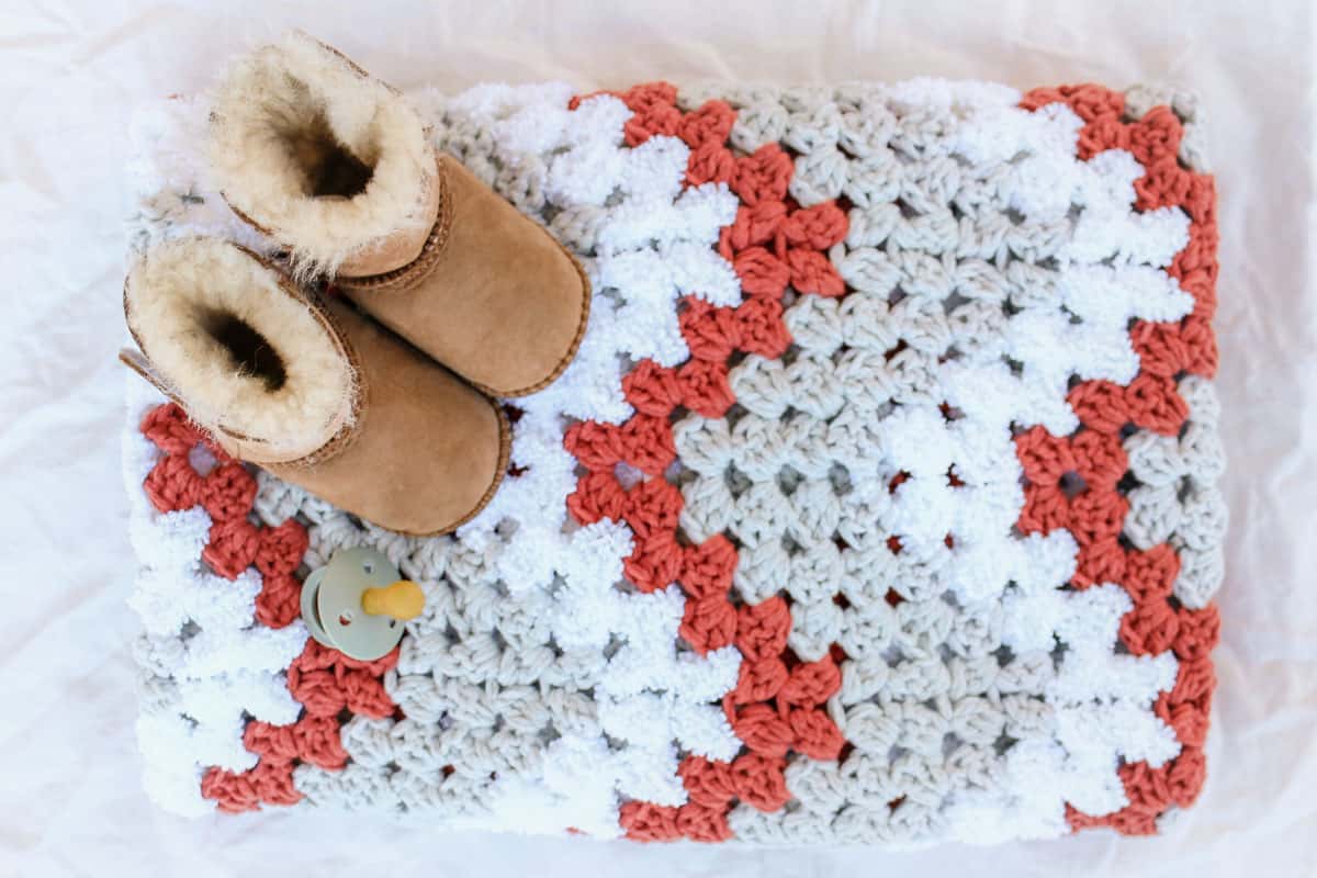 Fast + Easy Crochet Baby Blanket Pattern