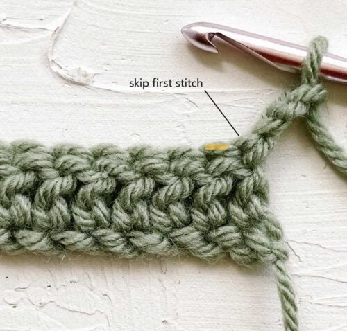 How to Double Crochet (dc) for Beginners (And Fix Mistakes)