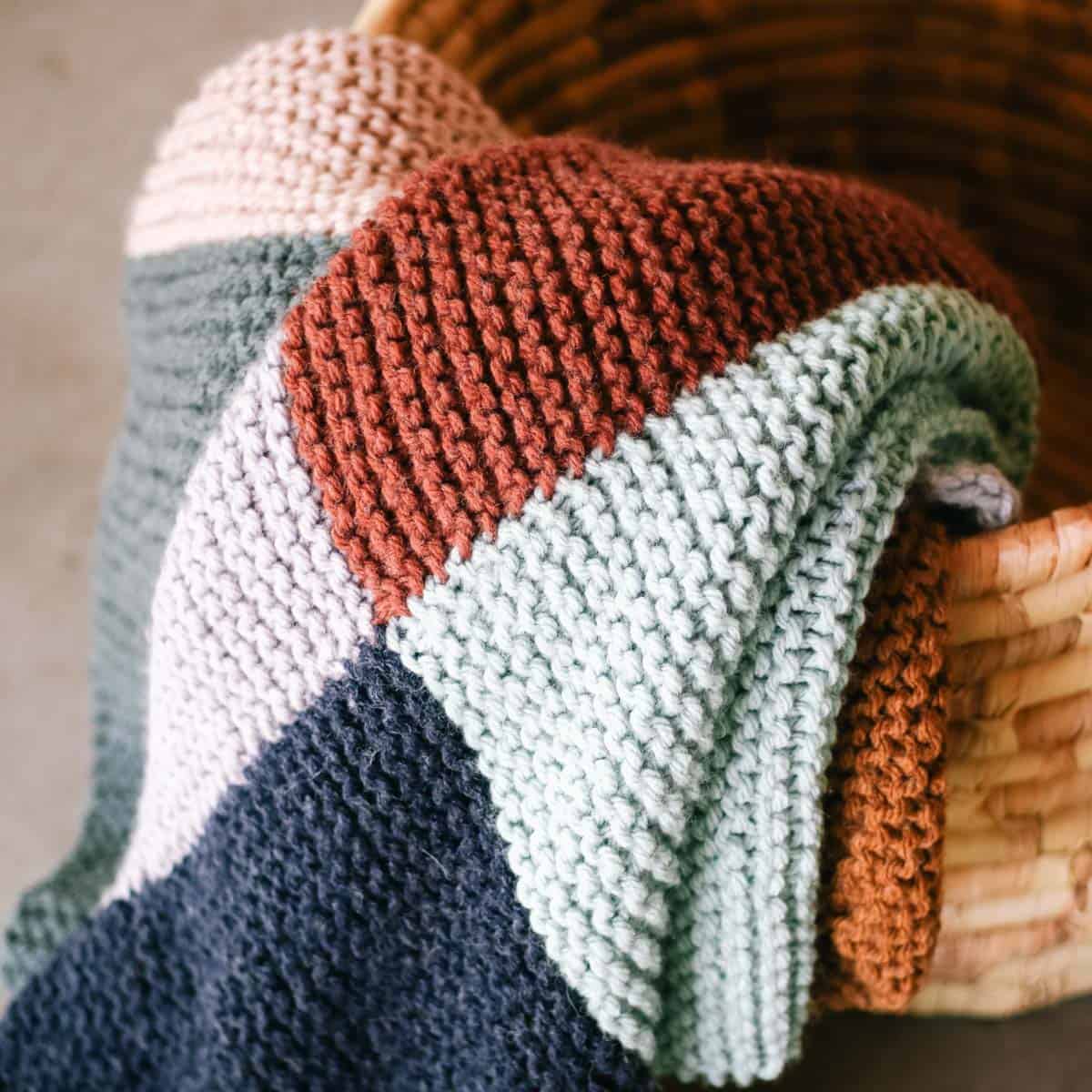 https://makeanddocrew.com/wp-content/uploads/2023/04/easy-knit-blanket-pattern-free.jpg