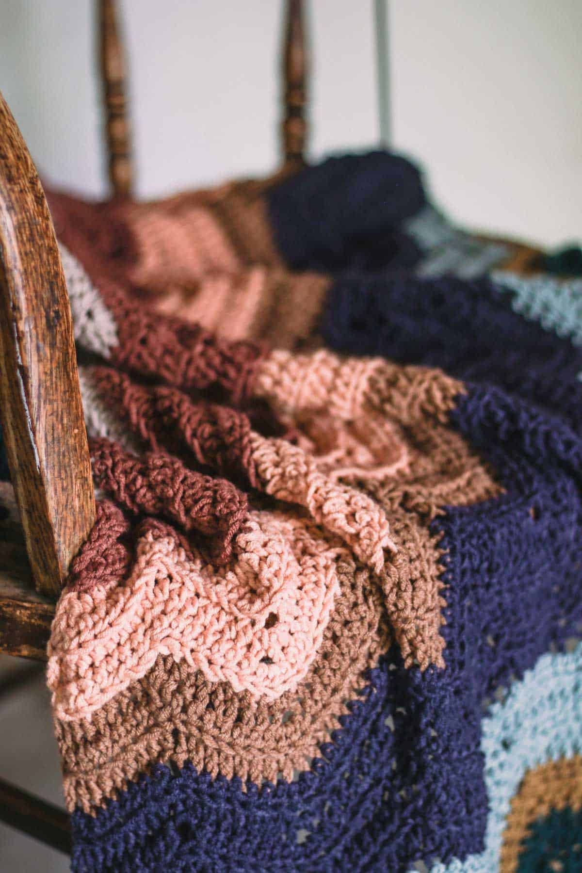 A close up of chevron crochet stitches.