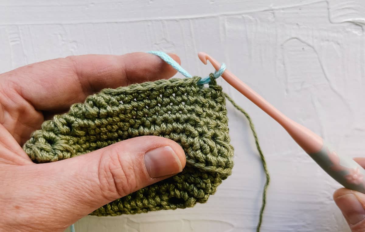 How to attach a new color of yarn in crochet.